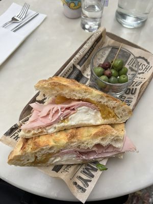 Sogno Toscano Market & Wine Bar by null