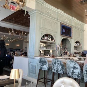 Fiorella's Cucina - Inside - Italian Near Me - Burlington, Massachusetts
