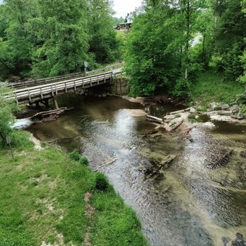 Chez Josephine - Roaring River - French Near Me - Traphill, North Carolina