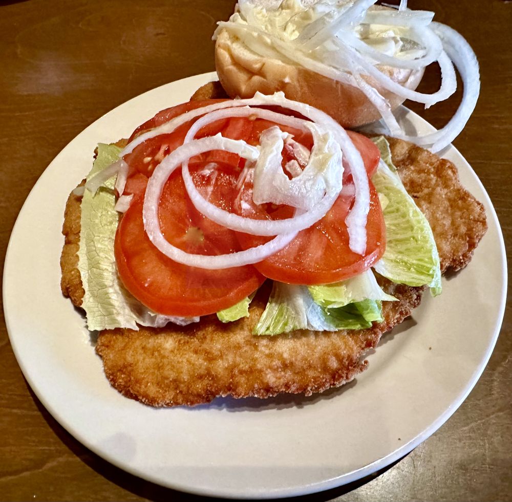 ROOSTER’S RESTAURANT CLOSED Updated June 2024 205 Photos & 223