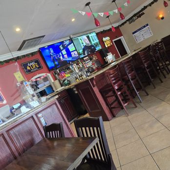 Fratelli's Pizza - Bar area - Pizza Near Me - North Hills, California Fratelli's Pizza - Bar area - Pizza Near Me - North Hills, California