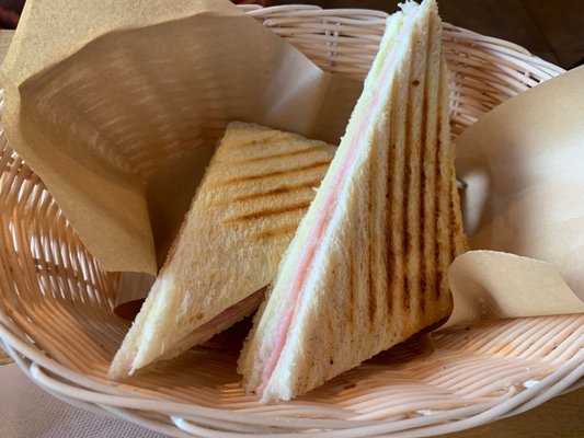 Cachito Coffee and Bakery | Lunch | Breakfast | Empanadas by null