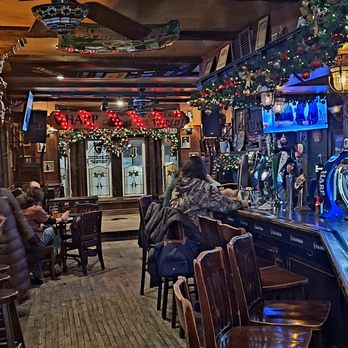 McKibbin's Irish Pub - As you come up into the resto-pub, the bar is front and center. Is this a surprise? Note that the noise level can be high(er). - Irish Pub Near Me - Montreal, Quebec McKibbin's Irish Pub - As you come up into the resto-pub, the bar is front and center. Is this a surprise? Note that the noise level can be high(er). - Irish Pub Near Me - Montreal, Quebec