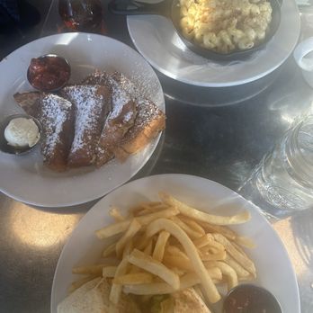 Skillet Diner - Capitol Hill - Classic Mac 'n Cheese, Breakfast Burrito, French toast - Breakfast & Brunch Near Me - Seattle, Washington Skillet Diner - Capitol Hill - Classic Mac 'n Cheese, Breakfast Burrito, French toast - Breakfast & Brunch Near Me - Seattle, Washington