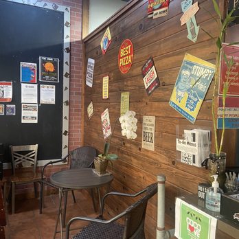 Black Rock Pizza - Captain Cook - Fun decor and seating - Pizza Near Me - Captain Cook, Hawaii