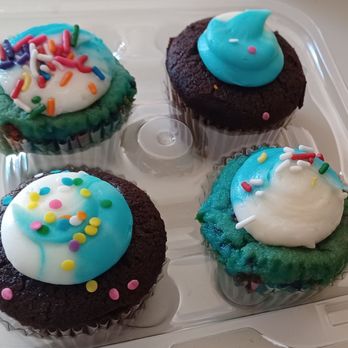 The Dirty Cheesecake By Lilis - Vanilla & chocolate cupcakes - Bakeries Near Me - North Babylon, New York The Dirty Cheesecake By Lilis - Vanilla & chocolate cupcakes - Bakeries Near Me - North Babylon, New York