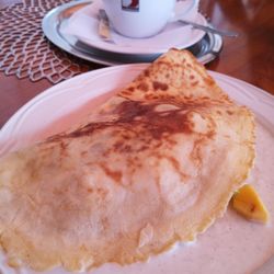 Windlicht - Pfannekuchen mit Quark, Obst, Beeren und Milchkaffee