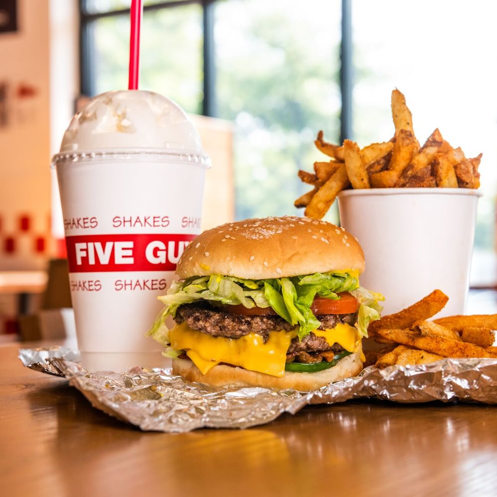 Fuddruckers Chula Vista, CA - Last Updated December 2024 - Yelp