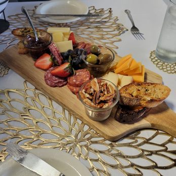 Le Garden Bistro - French Near Me - Dade City, Florida