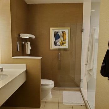 Fairfield by Marriott Inn & Suites Palm Desert Coachella Valley - Nice size bathroom - clean and bright - Hotels Near Me - Palm Desert, California Fairfield by Marriott Inn & Suites Palm Desert Coachella Valley - Nice size bathroom - clean and bright - Hotels Near Me - Palm Desert, California