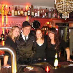Cayman-Bar - Ein Teil unseres Teams