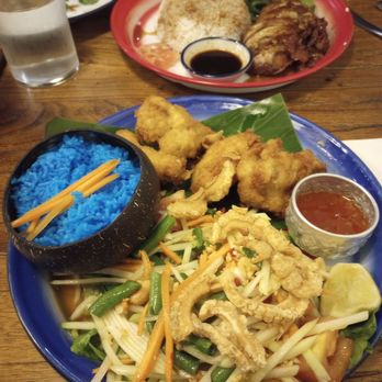 Sup Thai Kitchen  - Chicken wing appetizer with papaya salad and coconut rice - Thai Near Me - Fresh Meadows, New York