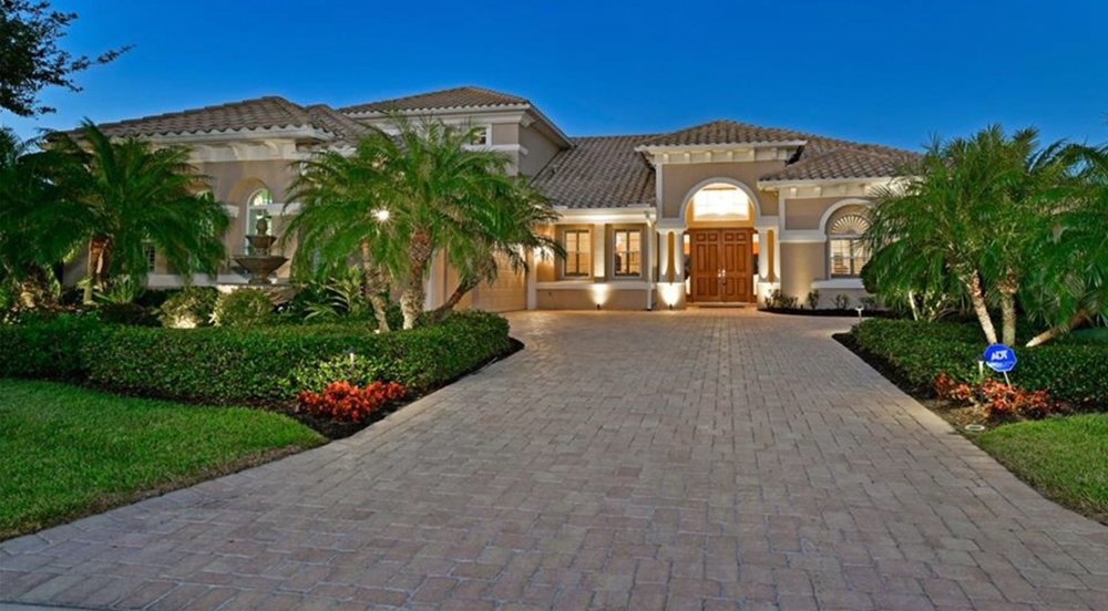 BRIAN HURST FINE PROPERTIES Updated April 2024 5224 Paylor Ln, Lakewood Ranch, Florida