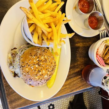 Raymond's - Black Bean Veggie Burger - Comfort Food Near Me - Ridgewood, New Jersey