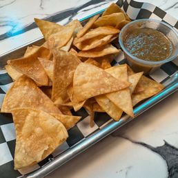 Chips & Salsa Chips & Salsa