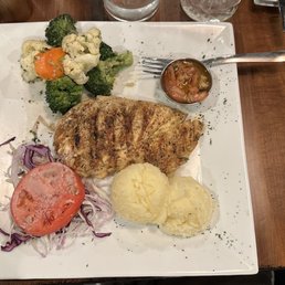 Grilled Chicken Breast - Pechuga de Pollo a la Parilla - With Mashed Potatoes and Sauteed Vegetables Grilled Chicken Breast - Pechuga de Pollo a la Parilla - With Mashed Potatoes and Sauteed Vegetables