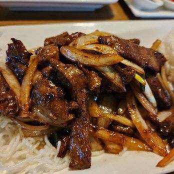 Momo Mee - Mongolian Beef - Pan Asian Near Me - Milwaukee, Wisconsin Momo Mee - Mongolian Beef - Pan Asian Near Me - Milwaukee, Wisconsin