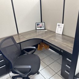 Cute little cubicle work area!