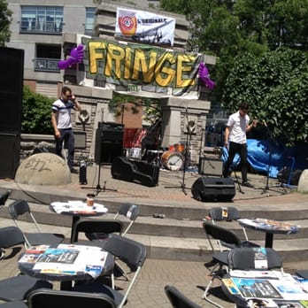 Parc des Amériques - Setting up in the park for Fringe - Parks Near Me - Montreal, Quebec Parc des Amériques - Setting up in the park for Fringe - Parks Near Me - Montreal, Quebec