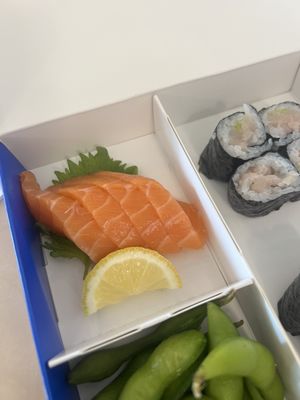 LA SUSHI CO by null