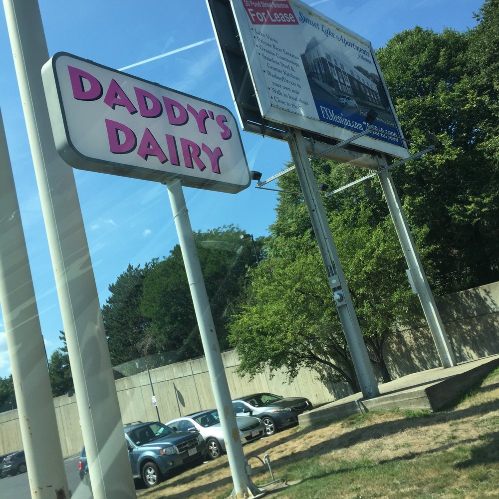 Daddy's Dairy - Daddy's Dairy of Braintree -- 120 Union Street, Junction of Grossman Drive, Braintree Sign - Ice Cream & Frozen Yogurt Near Me - Braintree, Massachusetts Daddy's Dairy - Daddy's Dairy of Braintree -- 120 Union Street, Junction of Grossman Drive, Braintree Sign - Ice Cream & Frozen Yogurt Near Me - Braintree, Massachusetts