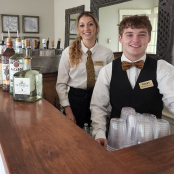 PR Bartending & Waitstaff - Crew at Hardy Farm in Fryeburg, Maine - Party & Event Planning Near Me - Manchester, New Hampshire