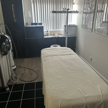 Rey Health - Room - Massage Therapy Near Me - Beverly Hills, California Rey Health - Room - Massage Therapy Near Me - Beverly Hills, California