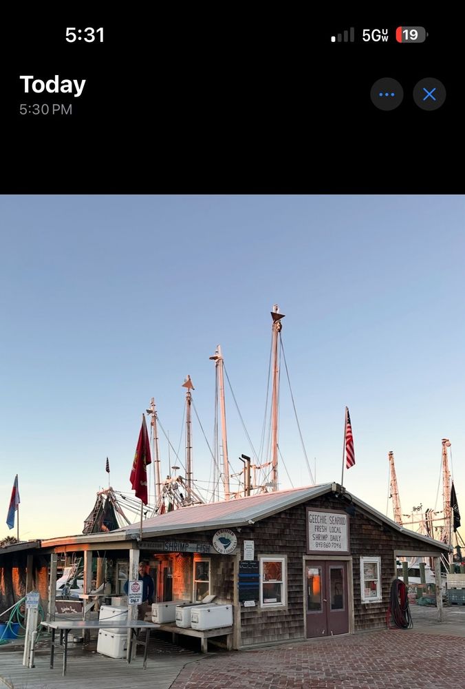 Geechie Seafood Logo