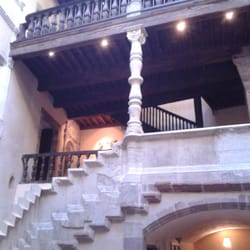 Musée Fenaille - Le bâtiment du musée chargé d'histoire : sublime!