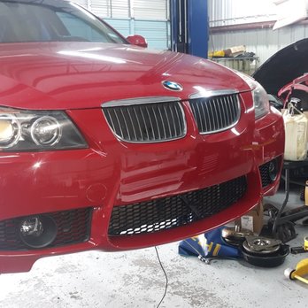 Borderland Euro - Sean and his crew are the best in town to serve your BMW needs! - Auto Repair Near Me - El Paso, Texas Borderland Euro - Sean and his crew are the best in town to serve your BMW needs! - Auto Repair Near Me - El Paso, Texas