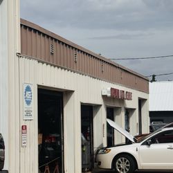 Sigmund Auto Service - Outside - Bays