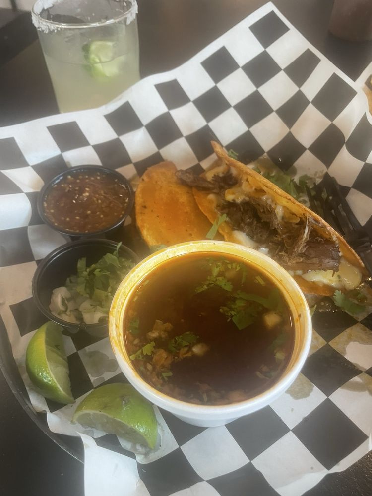 Food from Botanas Locas