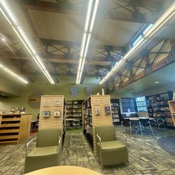 Twin Oaks Branch- Austin Public Library - Library