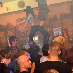 Tanzen auf der Bar