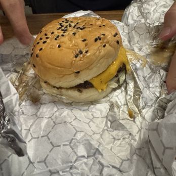La Birra Bar - Wynwood - American Classic - Burgers Near Me - Miami, Florida