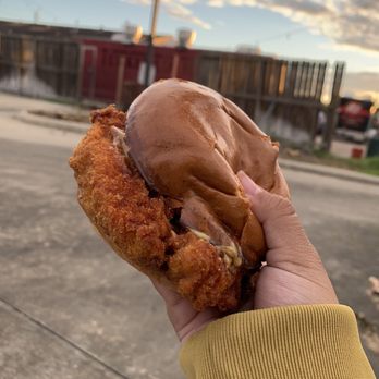 Yummy's Hot Chicken - Syrian chicken sandwich - Food Trucks Near Me - Houston, Texas Yummy's Hot Chicken - Syrian chicken sandwich - Food Trucks Near Me - Houston, Texas