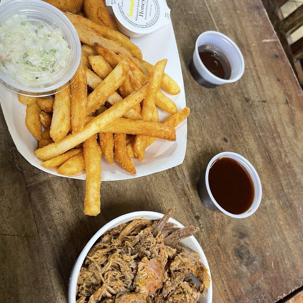 Pork BBQ boat w/no bun Pork BBQ boat w/no bun