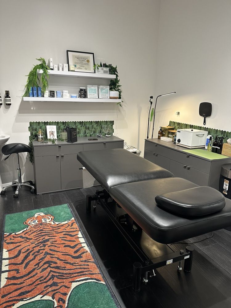 The Wax Club LA Logo