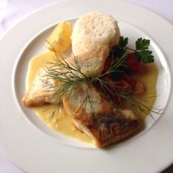 Märkische Traube - Gebratenes Zanderfilet mit Reis, Möhrengemüse und Safran-Senfsoße