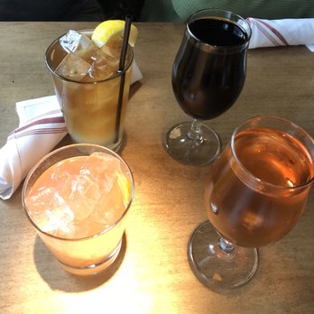 Au Cheval - Cocktails and Wine - Bars Near Me - Chicago, Illinois