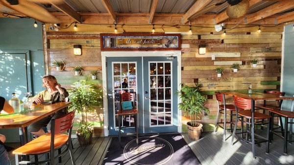 Hideaway on Lee by null