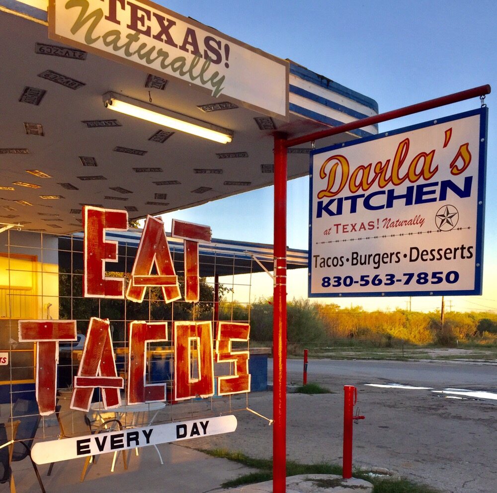 Darla's Kitchen Logo