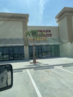 Donald's Donuts by null