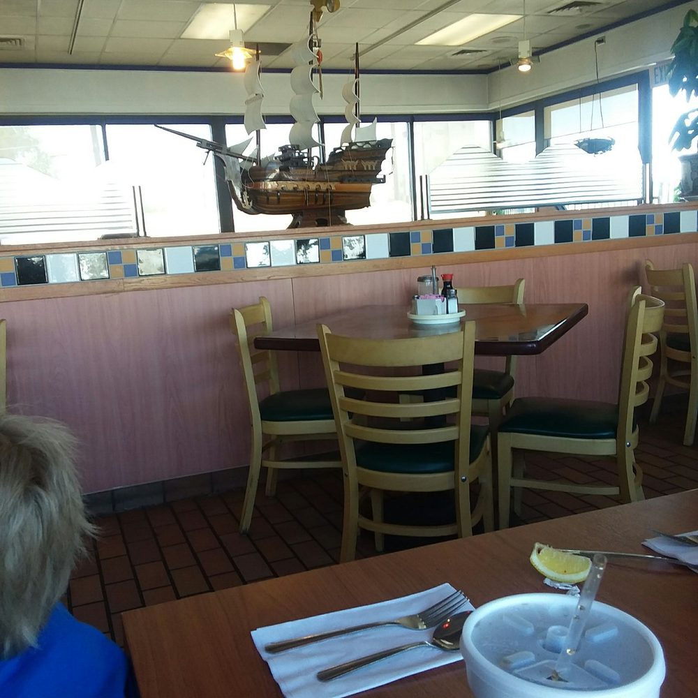 Having dinner at Chinese food restaurant for the first time here.