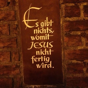 Pfarrkirche St. Joseph - Am linken Eingangspfosten vor der Kirche - passend für das "Publikum" der Großen Freiheit"... :) - Churches Near Me - Hamburg, HH