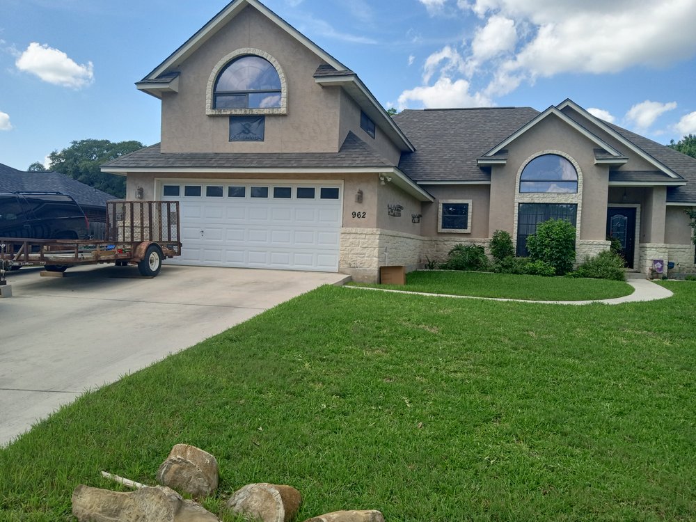 Slide of Diamond Roofing and Seamless Gutters