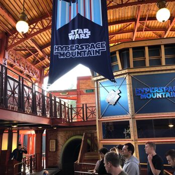 Star Wars Hyperspace Mountain - Just before you get onto the attraction. - Amusement Parks Near Me - Marne-la-Vallée, 77