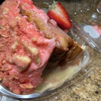 Sugar Vault Desserts - Strawberry Crunch Rum Cake - Cupcakes Near Me - Hyattsville, Maryland Sugar Vault Desserts - Strawberry Crunch Rum Cake - Cupcakes Near Me - Hyattsville, Maryland