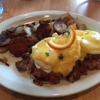 Brownstone Pancake Factory - Irish Benedict - Breakfast & Brunch Near Me - Edgewater, New Jersey