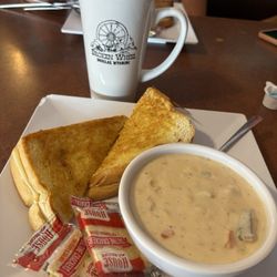 Broken Wheel Truck Stop - Three cheese sandwich